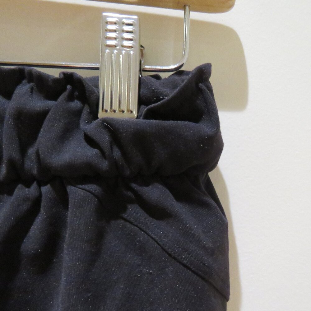 LULULEMON Keep Moving Pant in Black Athleisure Travel Office Casual - Size US 2 - Picture 9 of 10